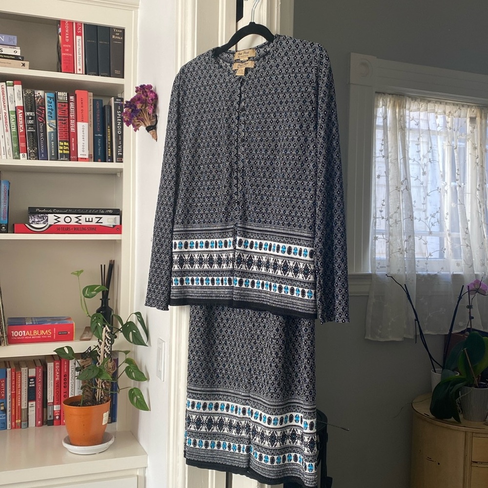 Three piece Pleat Pleat by RAFAEL skirt set. Size M/L.